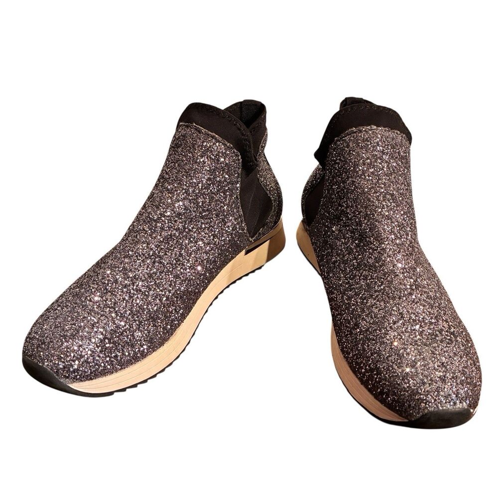 Reaction By Kenneth Cole Women’s Silver Glitter Cameron Chelsea Jogger Size 6M